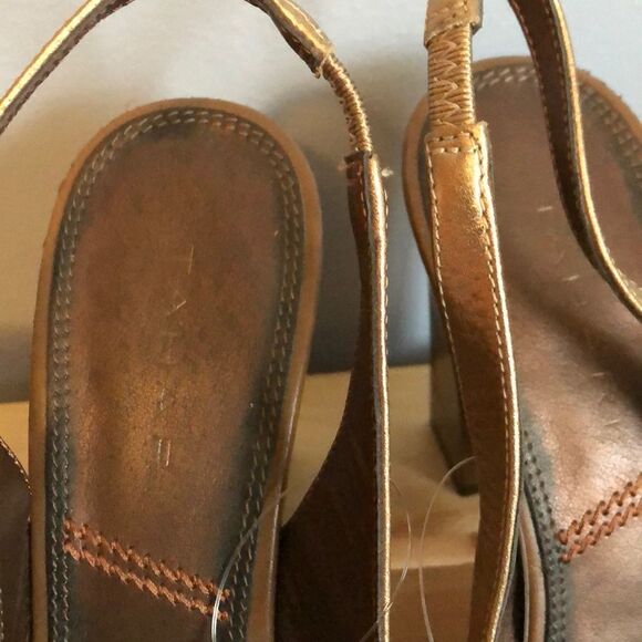 Tahari Sz 7 Heels - Picture 3 of 5